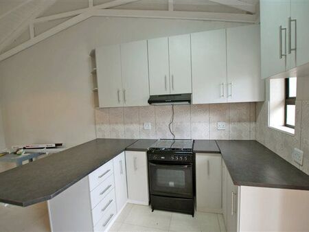 1 Bedroom Flat in Victoria Heights