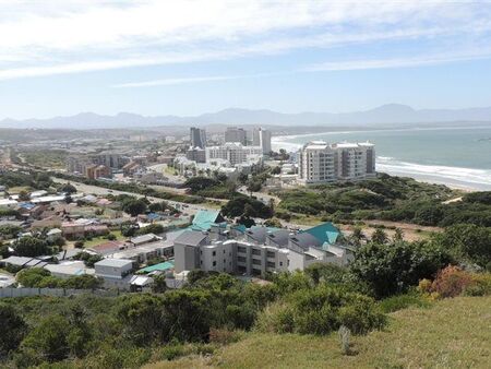 2 Bedroom Townhouse in Mossel Bay Ext 26