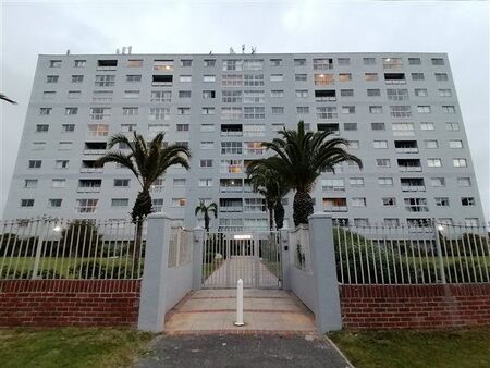 2 Bedroom Apartment in Bloubergrant