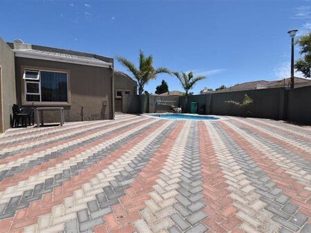 3 Bedroom House in Parklands