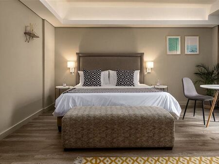 1 Bedroom Apartment in Foreshore