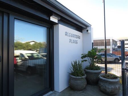 2 Bedroom Apartment in Somerset West Central