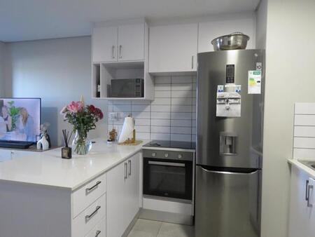 1 Bedroom Apartment in Somerset West Central