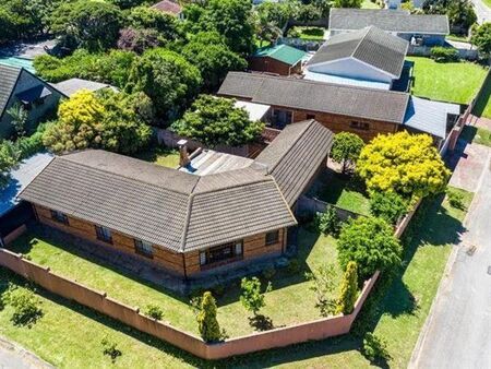 4 Bedroom House in Gonubie