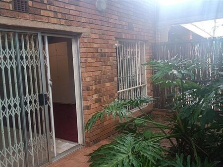 Bachelor apartment in Fairland