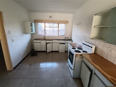 2 Bedroom Apartment in Vanderbijlpark Cw