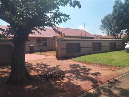 3 Bedroom House in Dersley