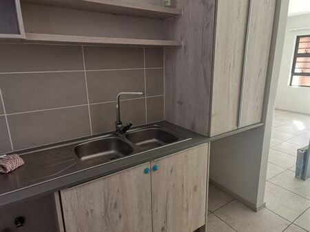2 Bedroom Apartment in Rooihuiskraal North
