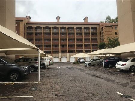 2 Bedroom Apartment in Die Hoewes