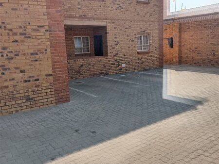 2 Bedroom Flat in Lyttelton Manor