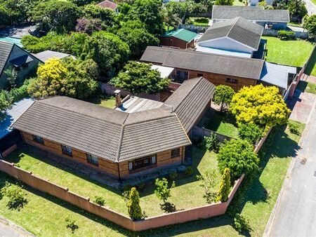 4 Bedroom House in Gonubie