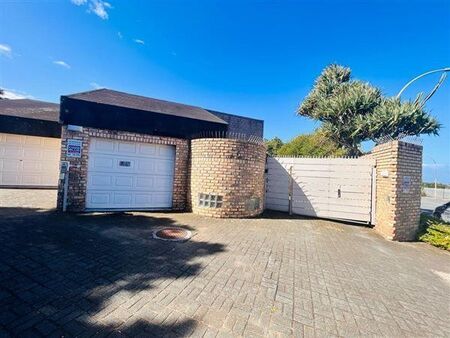 3 Bedroom Cluster in Vincent