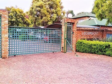 2 Bedroom Townhouse in Rietfontein