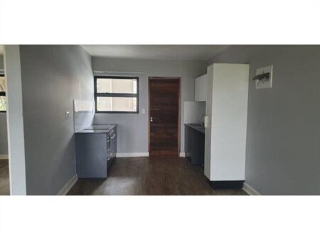 2 Bedroom Apartment in Athlone Park