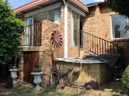 2 Bedroom Apartment in Wilgeheuwel
