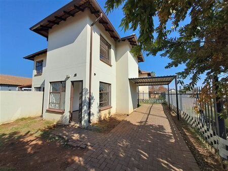 3 Bedroom Townhouse in Booysens