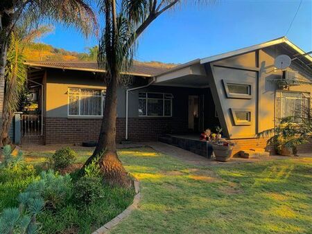 3 Bedroom House in Claremont