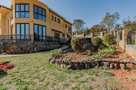 5 Bedroom House in Zwavelpoort