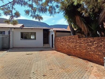 1 Bedroom Apartment in Kameeldrift West