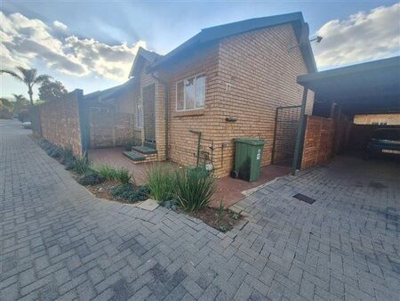 2 Bedroom Townhouse in Die Wilgers