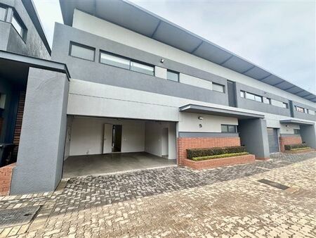 4 Bedroom Townhouse in Waterkloof