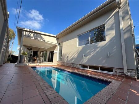 2 Bedroom Cluster in Waterkloof Ridge
