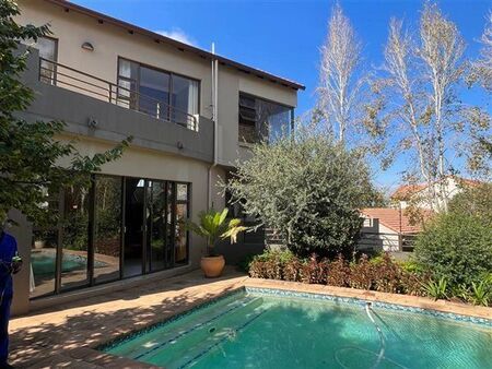 4 Bedroom House in Waterkloof Ridge