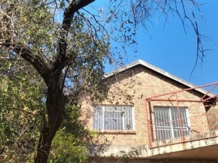 3 Bedroom House in Florauna