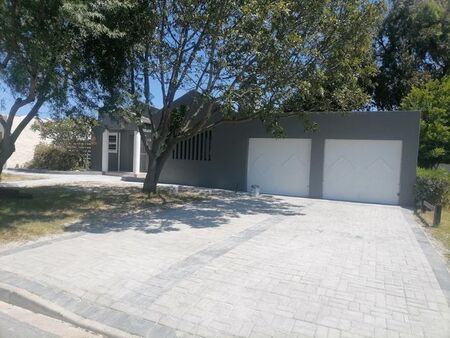 4 Bedroom house to rent in Edgemead, Goodwood