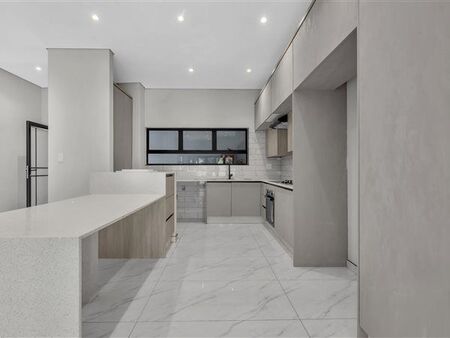 2 Bedroom Apartment in Parktown North