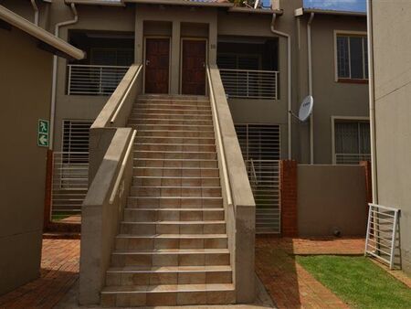 2 Bedroom Apartment in Florida Glen