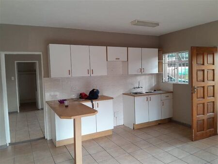 2 Bedroom Apartment in Kensington