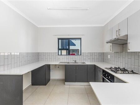 3 Bedroom Apartment in Pomona