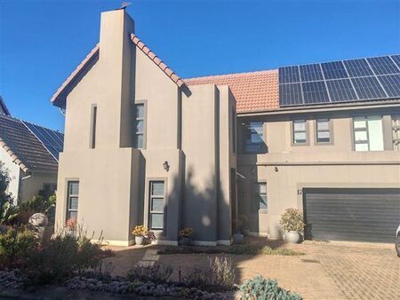 3 Bedroom House in Zwartkop Golf Estate