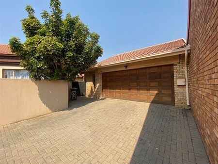 3 Bedroom House in Amberfield