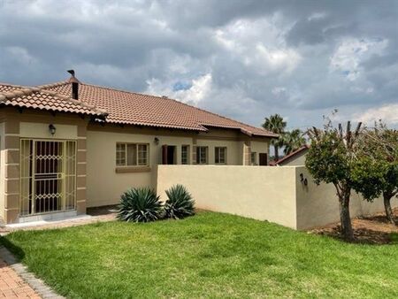 3 Bedroom House in Thatchfield