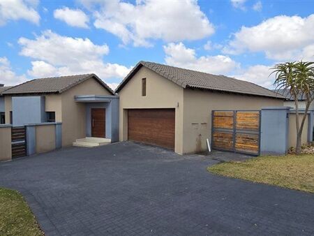 3 Bedroom House in Midstream Estate