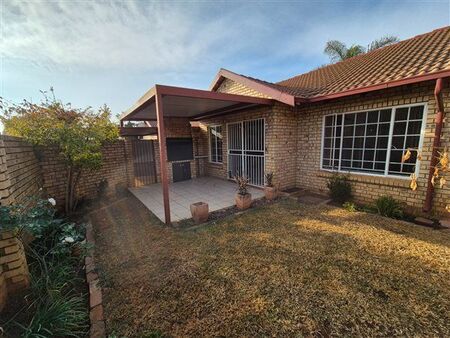 2 Bedroom House in Highveld