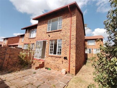 2 Bedroom Duplex in Zwartkop