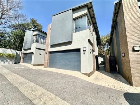 3 Bedroom Townhouse in Menlo Park