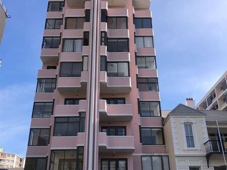 Bachelor apartment in Cape Town City Centre
