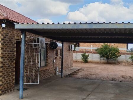4 Bedroom House in Lephalale (Ellisras)