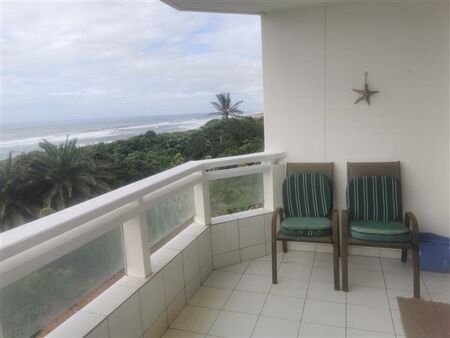2 Bedroom Apartment in Amanzimtoti