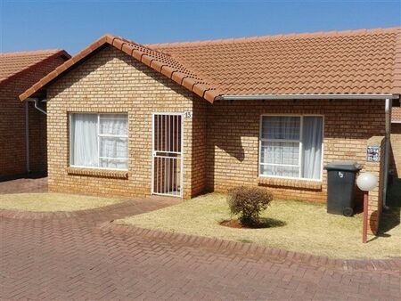 2 Bedroom Simplex in Grobler Park