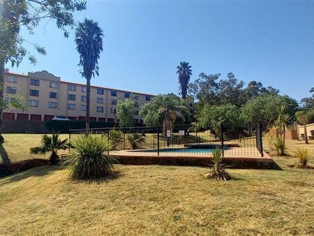2 Bedroom House in Helderkruin