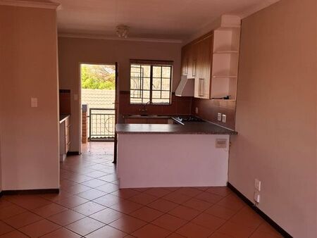 2 Bedroom Apartment in Mooikloof Ridge