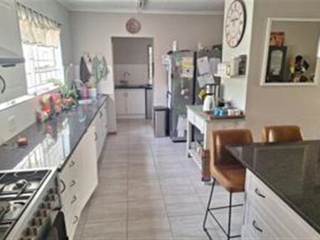 6 Bedroom Apartment in Faerie Glen