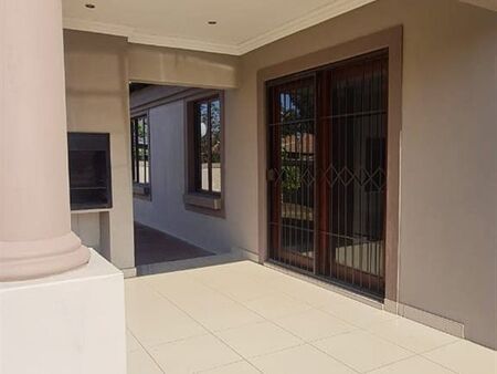 2 Bedroom Cluster in Willow Park Manor