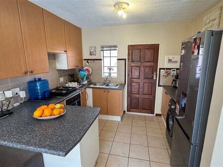 2 Bedroom Apartment in Mooikloof Ridge
