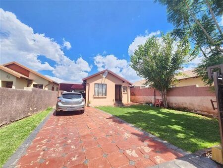 3 Bedroom House in Lotus Gardens
